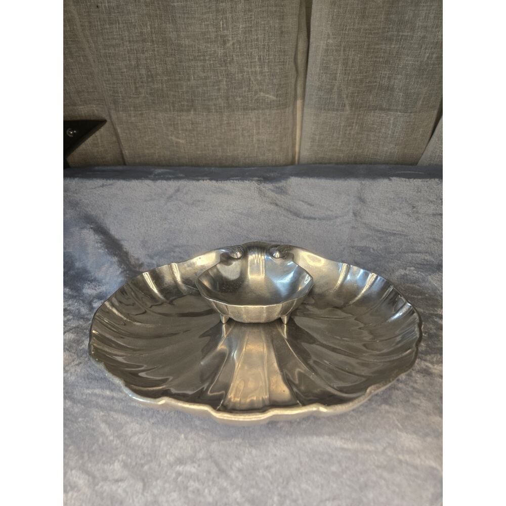 Carson Large Statesmetal Shell Shaped Metal Serving Tray Set of 2 Vintage 1960s